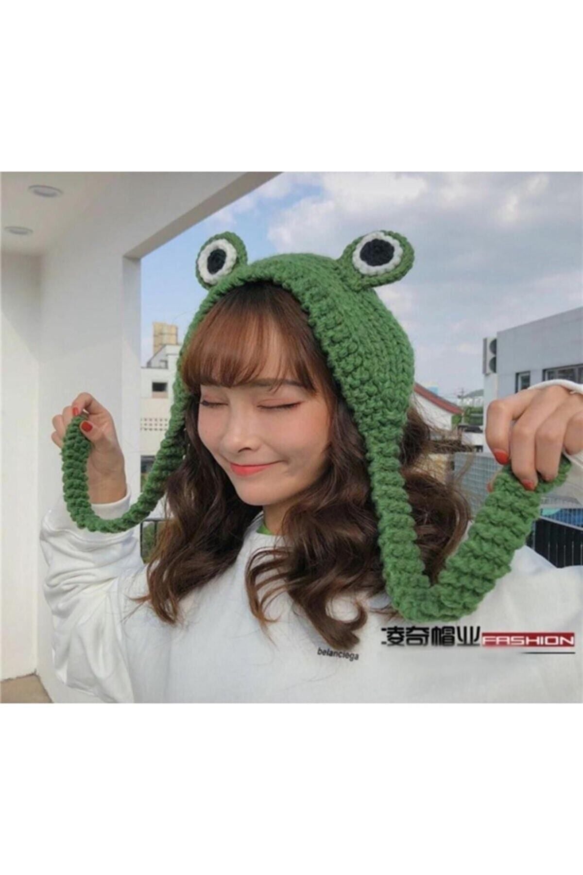 Handmade Green Frog Crochet Bucket Hat – Playful & Trendy Design