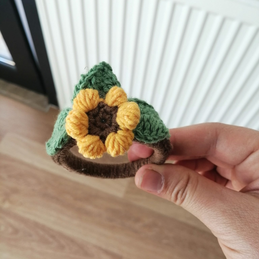 Craft a Beautiful Sunflower Knitted Bracelet! 🌻